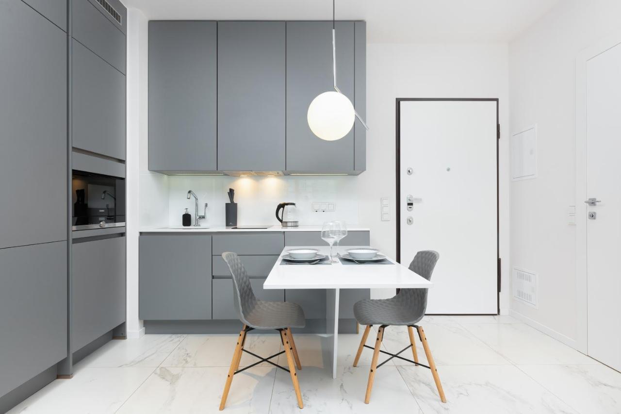 Mennica Residence - City Center Apartments By Noclegi Renters Варшава Экстерьер фото