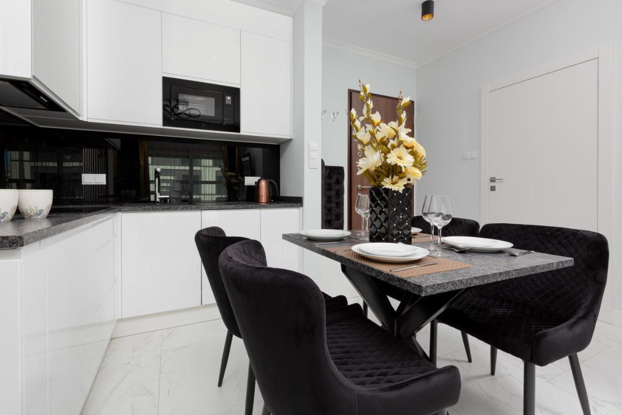 Mennica Residence - City Center Apartments By Noclegi Renters Варшава Экстерьер фото
